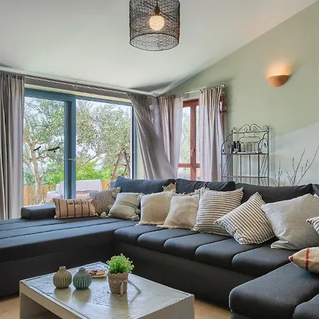 Casa Tonko By Guide * Buje